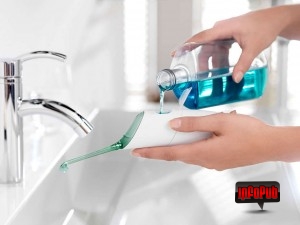 Aparat de curatare interdentara Philips Sonicare AirFloss HX8211-02-umplere rezervor Aparat de curatare interdentara Philips Sonicare AirFloss HX8211-02-umplere rezervor