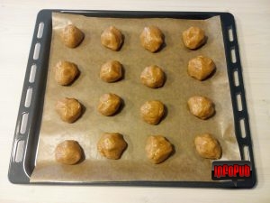 Se formeaza bile - Biscuiti cu crema de alune si unt de cocos Se formeaza bile - Biscuiti cu crema de alune si unt de cocos