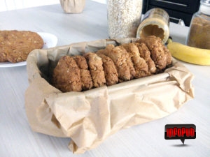 Gata pentru servit - Reteta biscuit de post cu crema de alune si ovaz Gata pentru servit