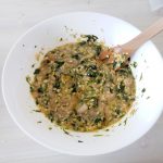 Amestecarea ingredientelor - Reteta tarta cu piept de pui si ovaz