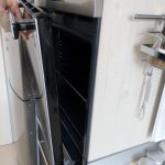 Demontare usa cuptor incorporabil Whirlpool