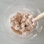 Amestecarea ingredientelor - Reteta paine de casa