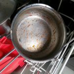 Cratita inox inainte de spalare cu Capsule Fairy Original All in One