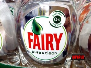 Eticheta Fairy Pure & Clean un detergent de vase fara parfumuri si coloranti Eticheta Fairy Pure & Clean un detergent de vase fara parfumuri si coloranti