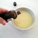 Se adauga ulei esential pentru aromatizare detergent de rufe din castane