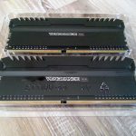 Pachet Desfacut Kit Memorie Corsair Vengeance RGB 16GB
