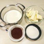 Ingrediente pentru sos de ciocolata - Salam de Biscuiti cu Cacao si Cocos