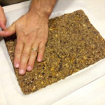 Portionare aluat - batoane raw vegane fara gluten